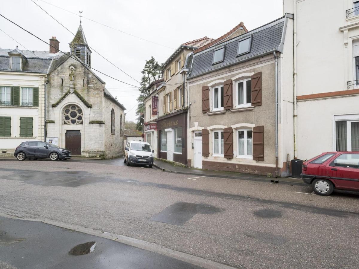 Lovely Holiday Home Near Joset Alain Dun-sur-Meuse Buitenkant foto